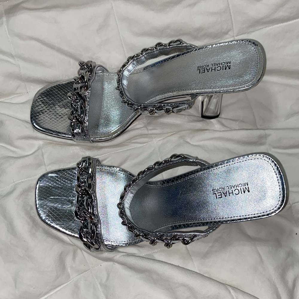 New MICHAEL KORS Clara Embellished Leather Sandals - Picture 7 of 16